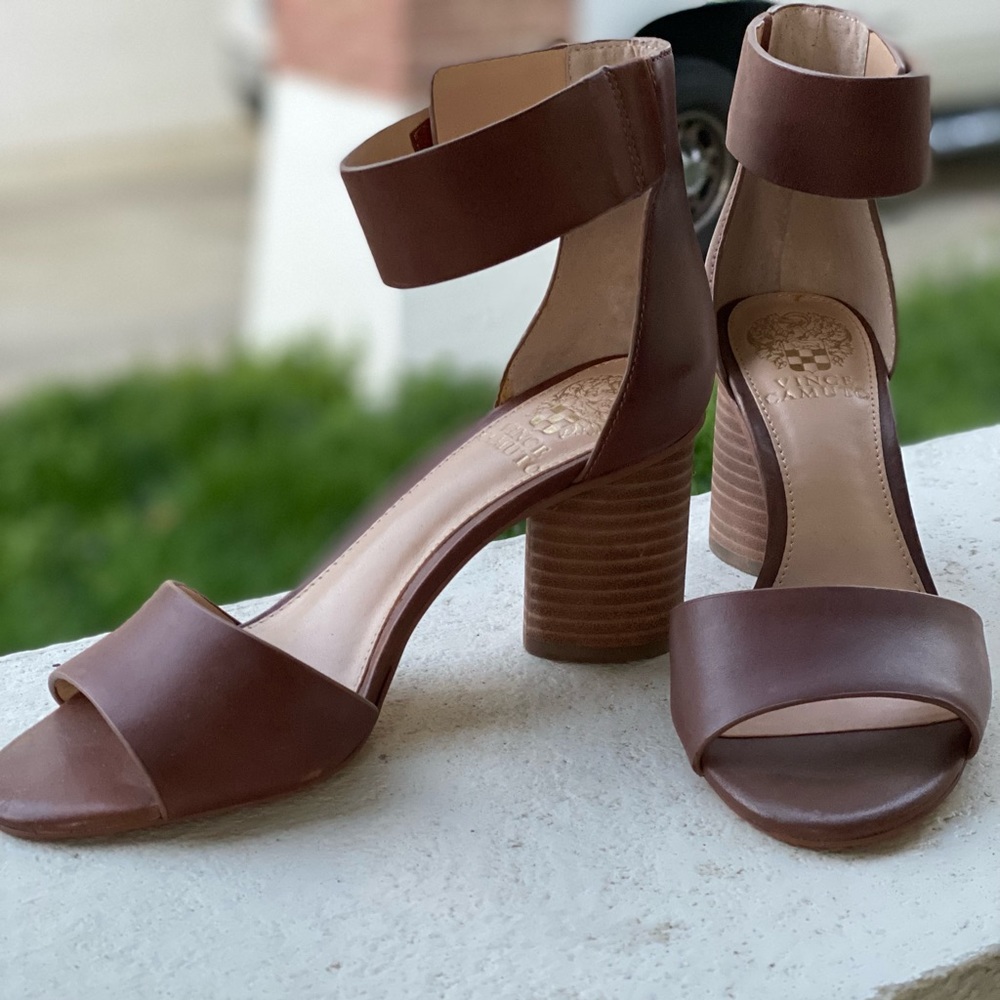 *NEW* Brown Vince Camuto Heels